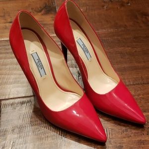 !!URGENT!!🆕️Red Prada Patent Leather Pumps💖